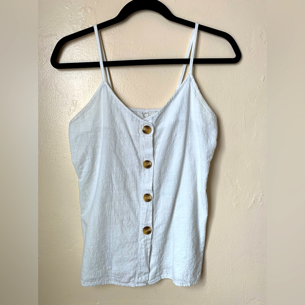 White cotton tank with tortoise-shell buttons